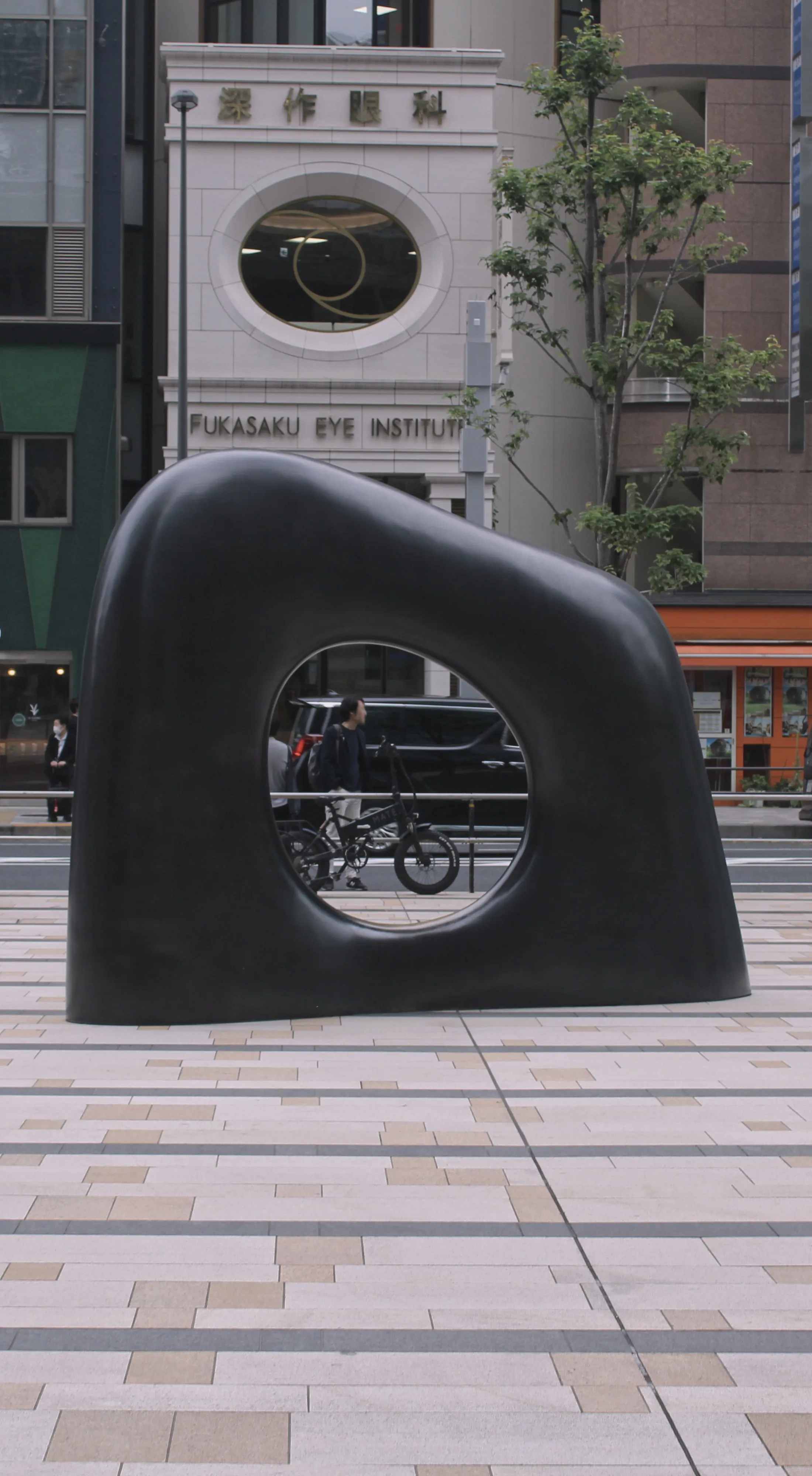 A strange ovular rock statue